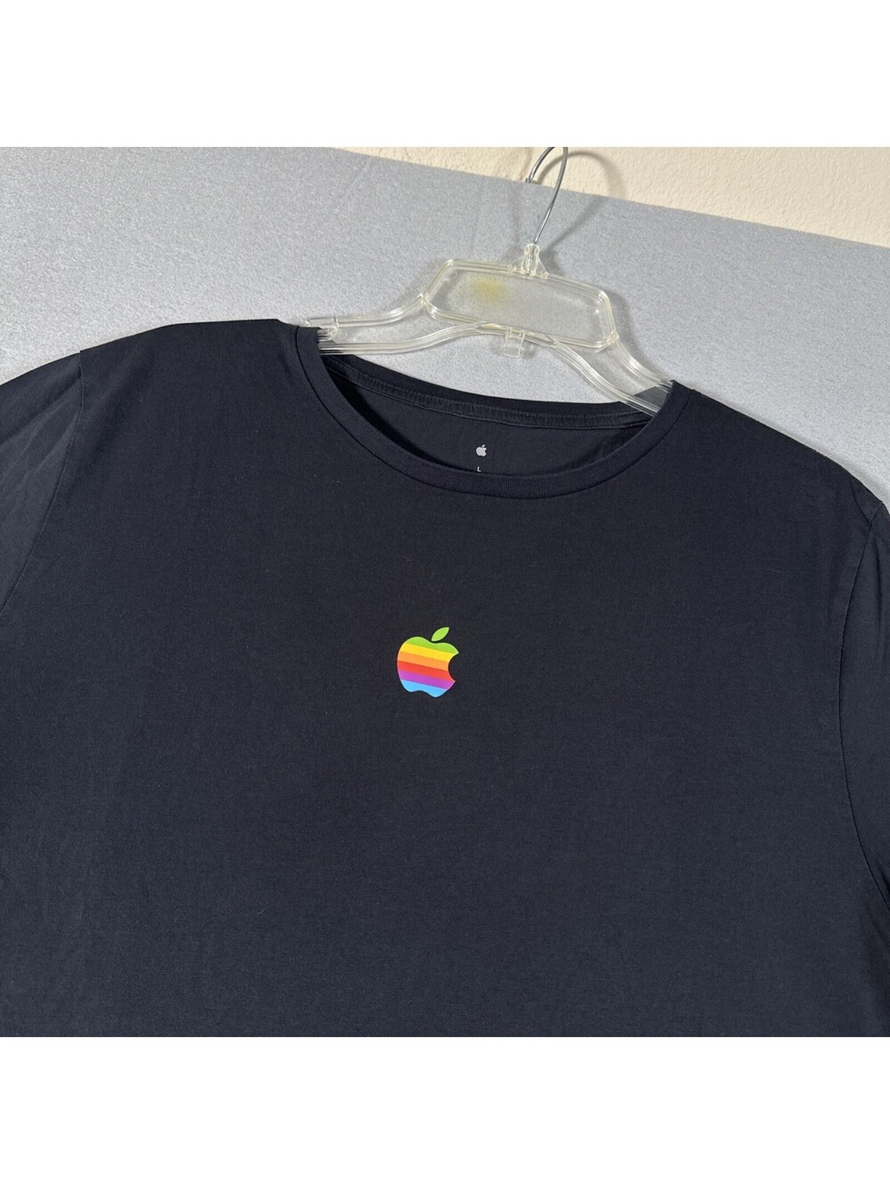 Apple Short Sleeve T-Shirt Unisex Large Black Rainbow Logo Cotton - Picture 2 of 8
